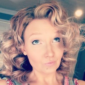 Meet your Posher, Roxanne